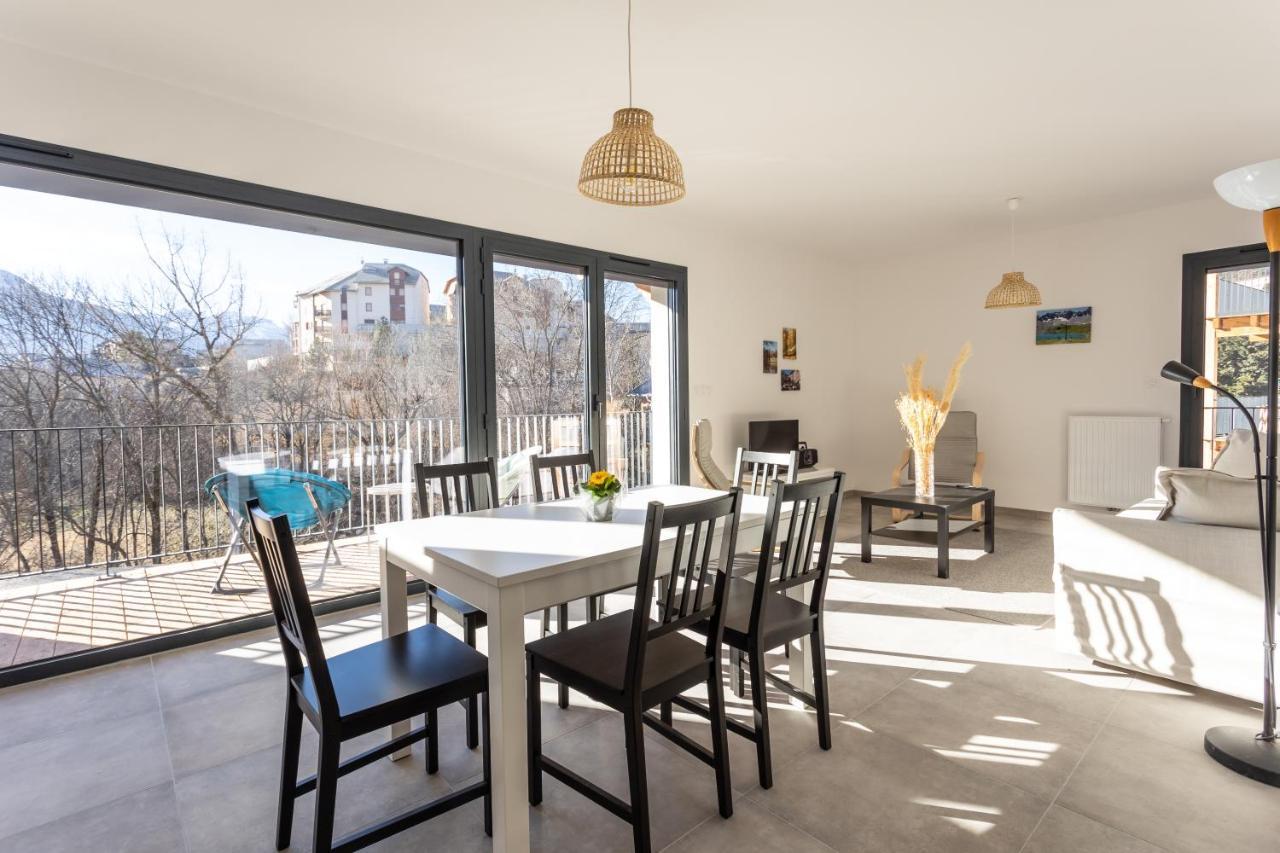 Appartement Au Calme Des Sommets - Vue Montagne à Embrun Extérieur photo